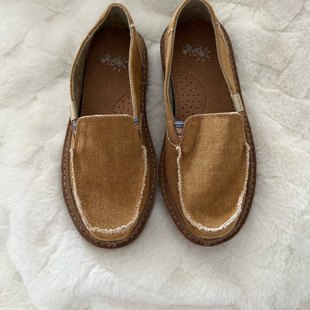 Dije California slip on shoes